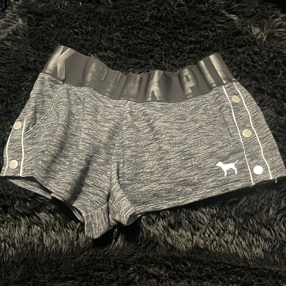 Black shorts with pockets